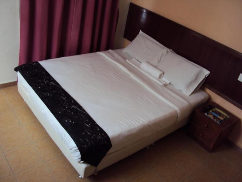 Oyo 984 Kings Hotel Kuantan Exterior foto