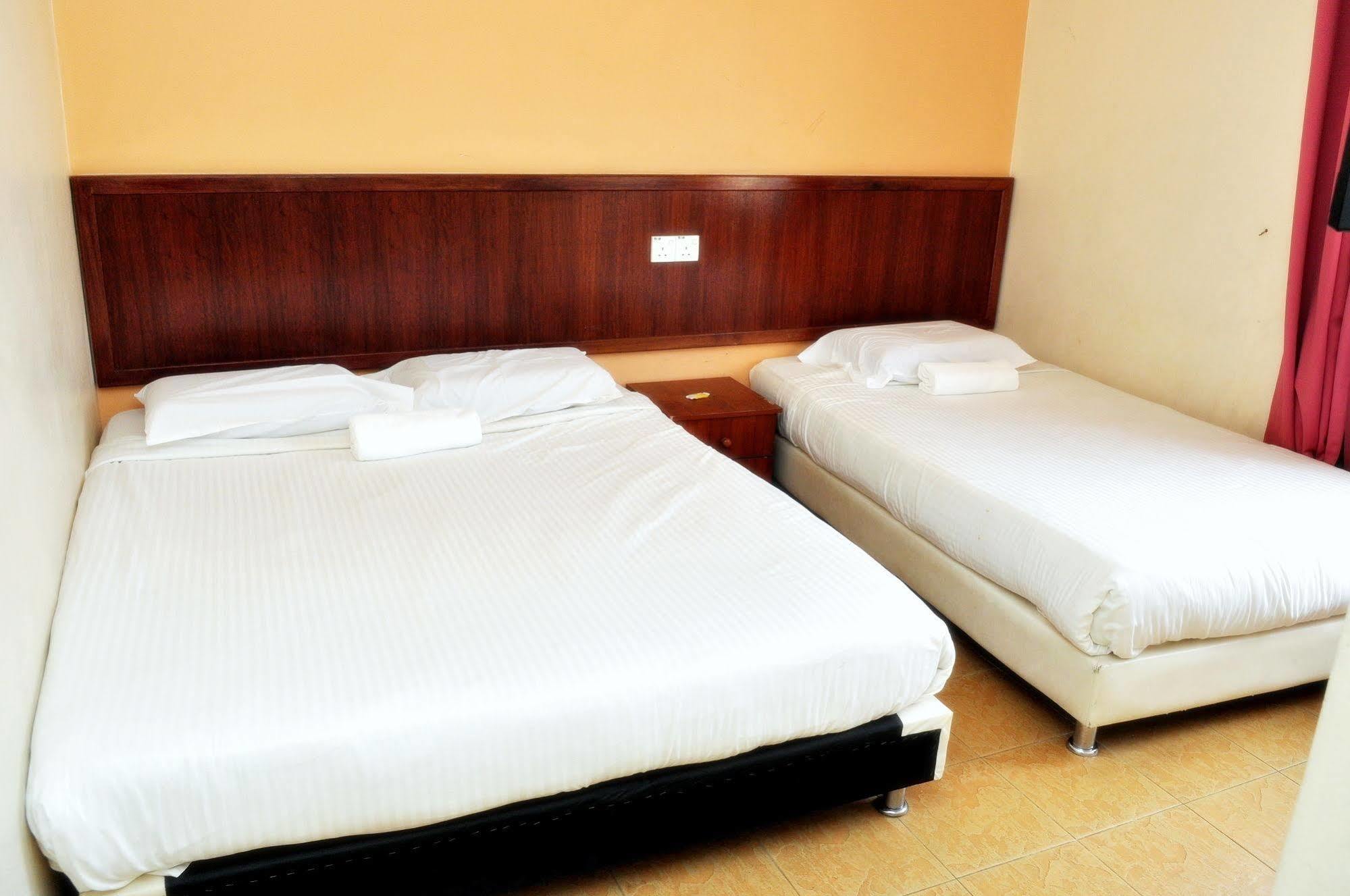 Oyo 984 Kings Hotel Kuantan Exterior foto